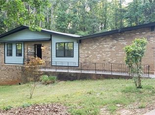 1041 Mountain Woods Ct, Stone Mountain, GA 30087
