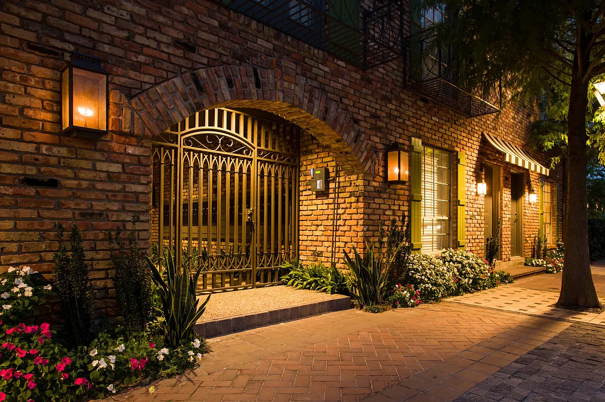Carriage Square - A French Provincial Boutique Community! - Marquee Uptown