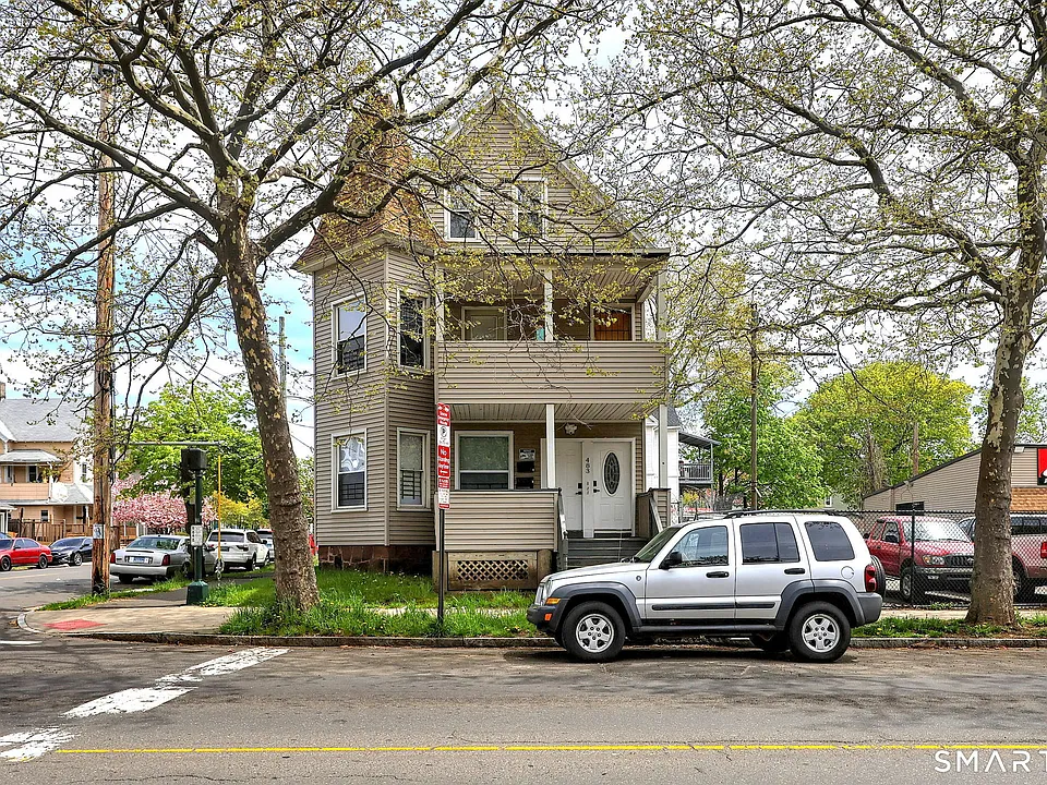 483 Ferry St #3