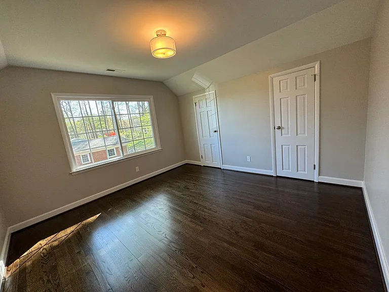 1002 S Main St — Photo 13