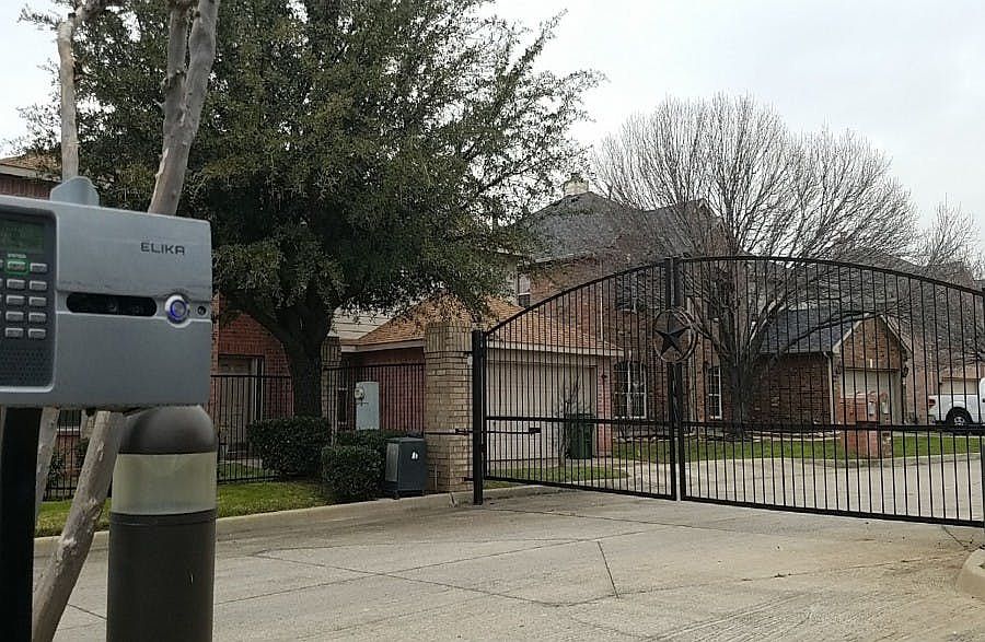 1st image of 4221 Glengate Dr