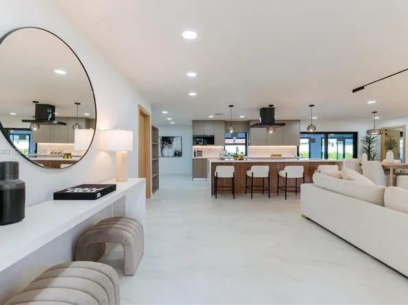 2415 NE 35th Dr, Fort Lauderdale, FL 33308