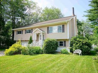 27 Westgate Xing, Nashua, NH 03062