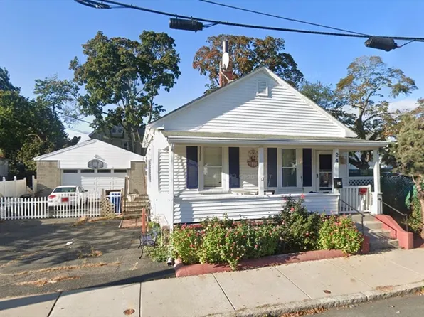 24 Governors Dr, Winthrop, MA 02152