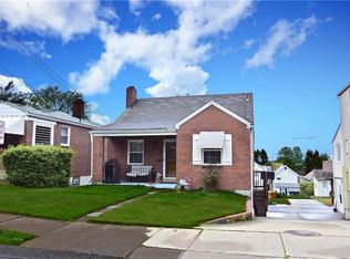225 E James St, Homestead, PA
