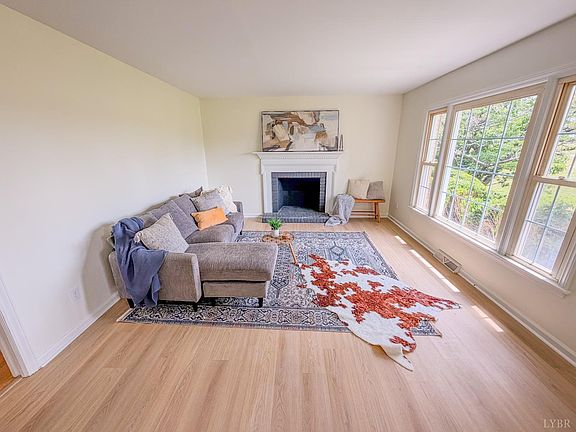 3rd image of 143 Christian Springs Rd