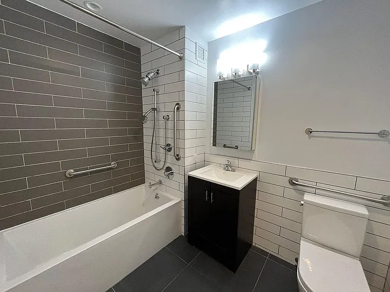 490 Myrtle Ave #2O — Photo 6