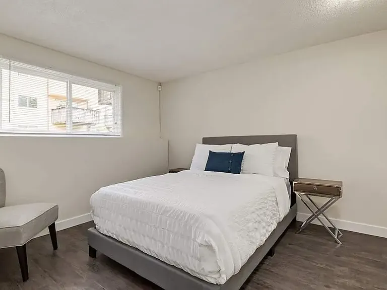 550 Rundlehorn Cir NE — Photo 58
