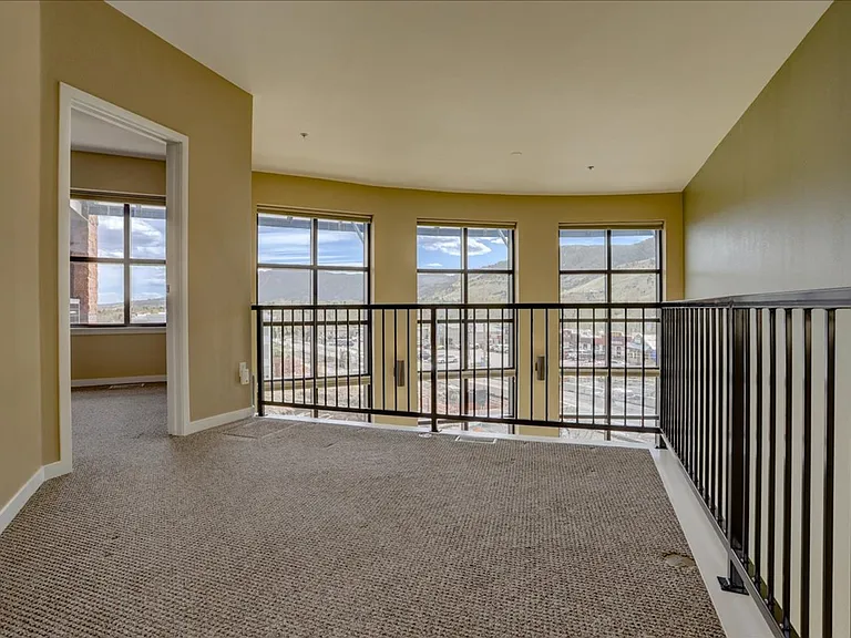 4520 Broadway #206 — Photo 17