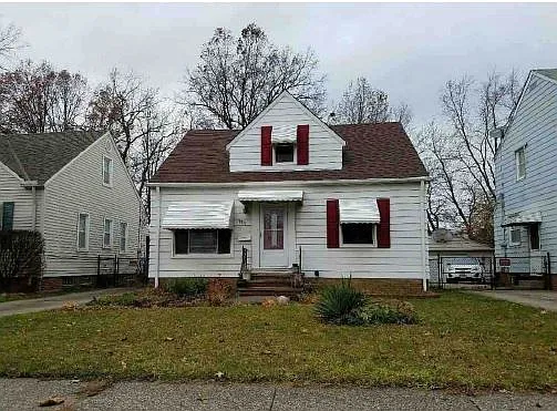 13813 Thraves Rd photo 1