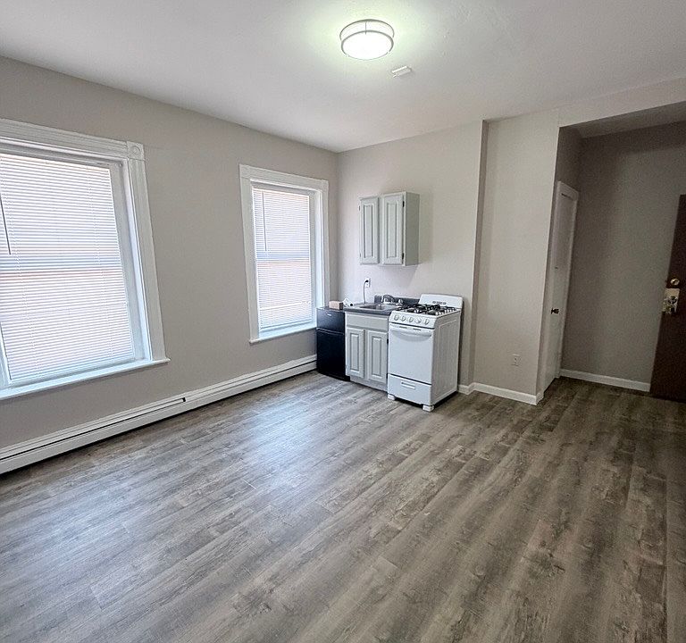 1st image of 191 Green St #24