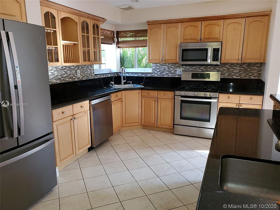 1st image of 949 Van Buren St #0