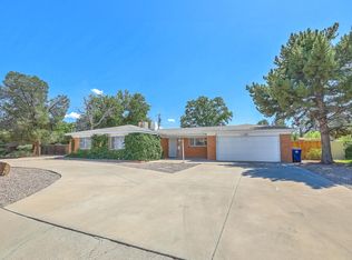 1612 Los Arboles Ave NW, Albuquerque, NM 87107