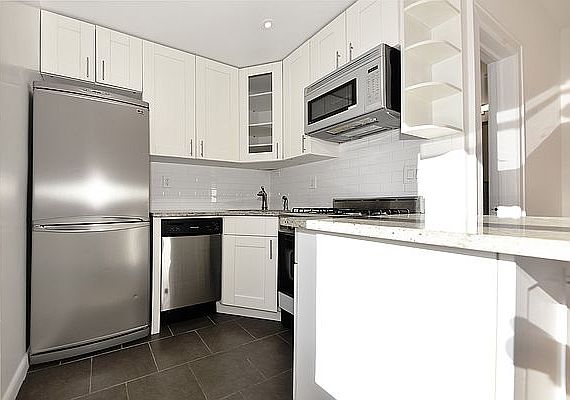 4th image of 265 W 19th St APT 4C