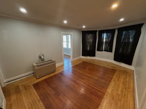 17R Laurel St #4, Leominster, MA 01453