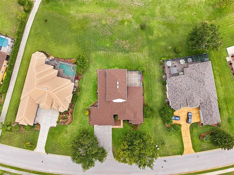 13049 Thoroughbred Dr — Photo 43