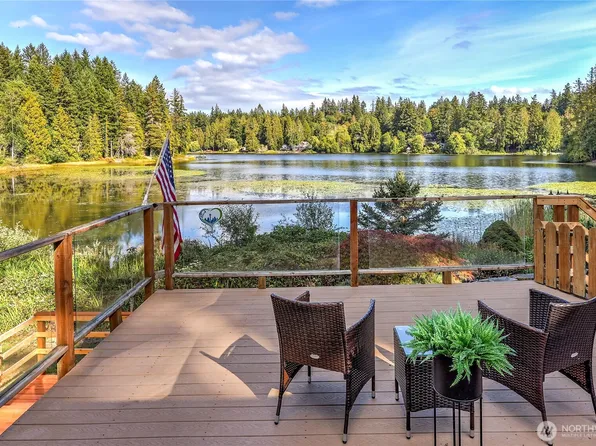 12856 Lake Avenue NW, Poulsbo, WA 98370