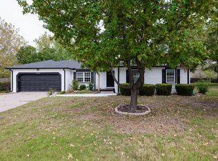 6828 E Bainbridge Rd, Wichita, KS 67226