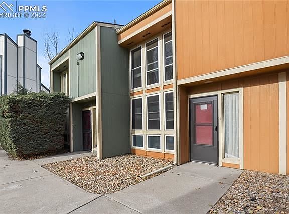 3rd image of 10390 Tumbleweed Dr APT 6