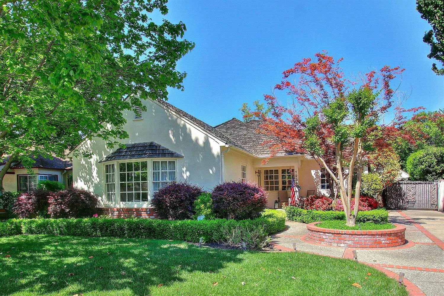 1239 Weller Way photo 1