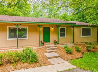 22850 Sumpter Rd, Belleville, MI 48111