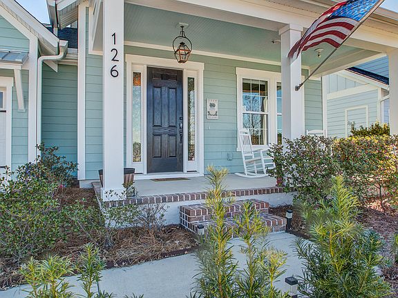 3rd image of 126 Clearblue Loop