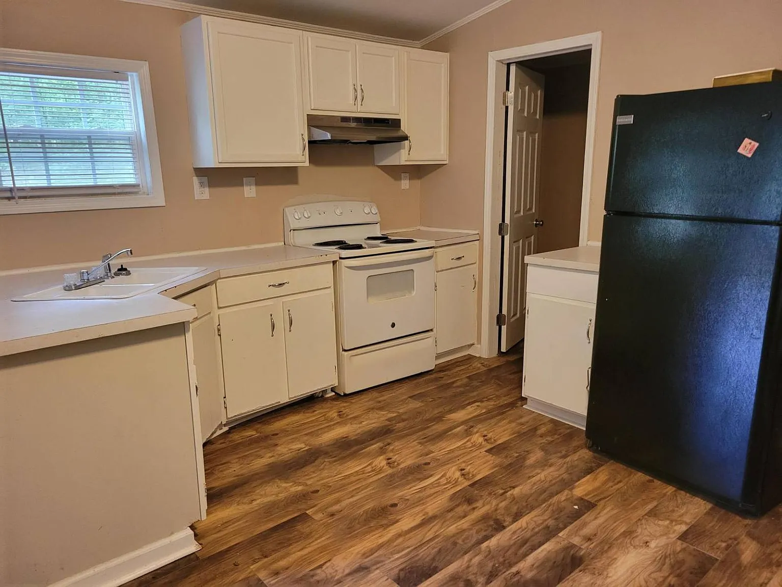 2 bed, 2.0 bath, $1,295 — Photo 4