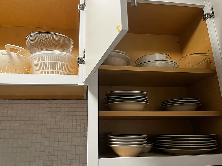 well equipped kitchen, ready to move in