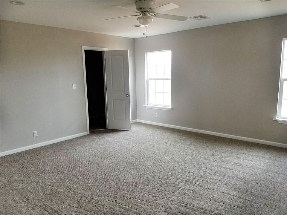 2nd image of 110 Jack Rabbit Dr