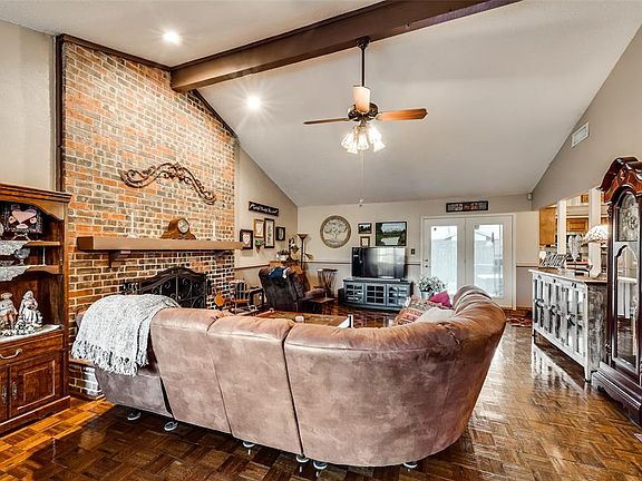 4th image of 2301 Phoenix Dr