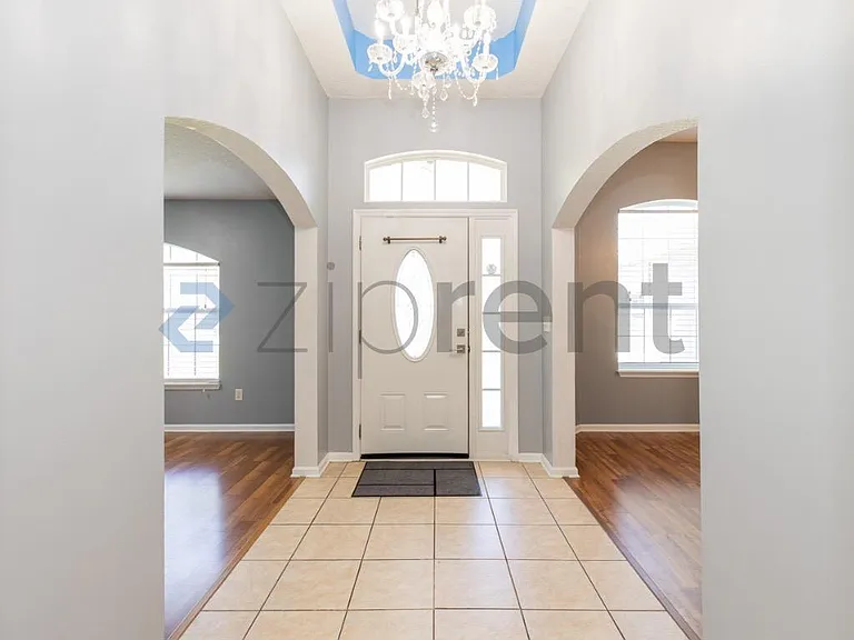 639 Sid Dr — Photo 3