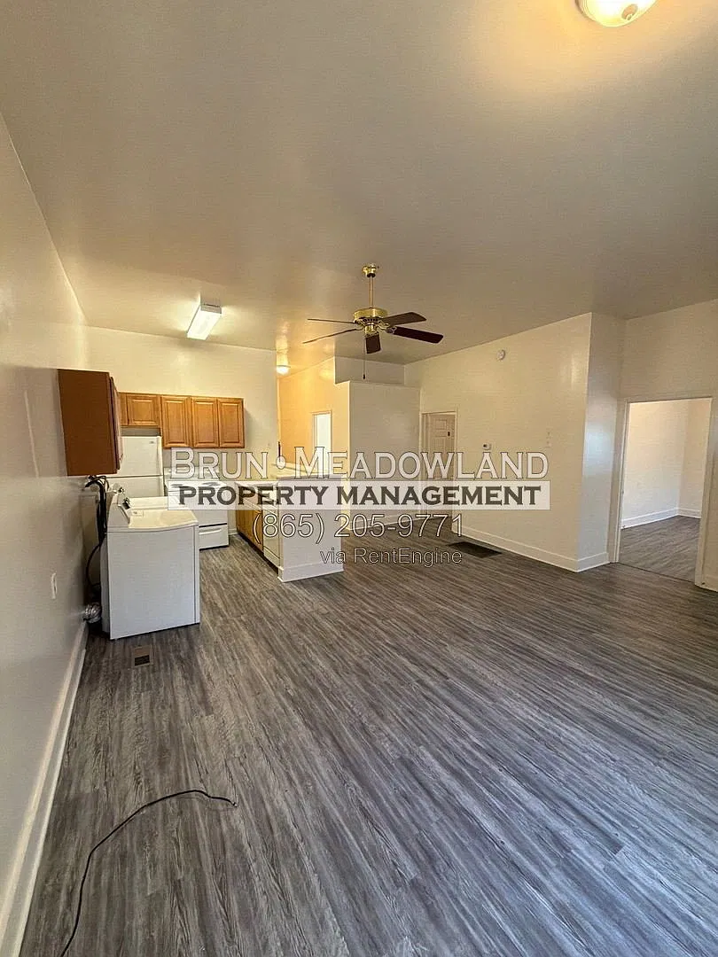 3 bed, 1.0 bath, 1131 sqft, $2,450 — Photo 3
