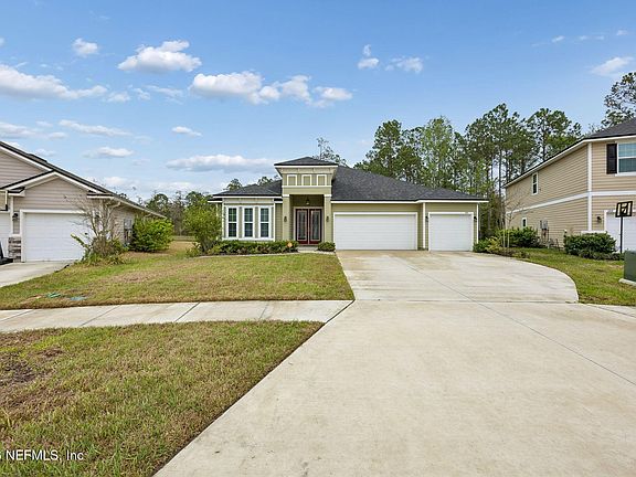 3rd image of 692 SYCAMORE Way