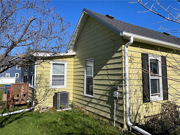 4th image of 104 Reuter Avenue