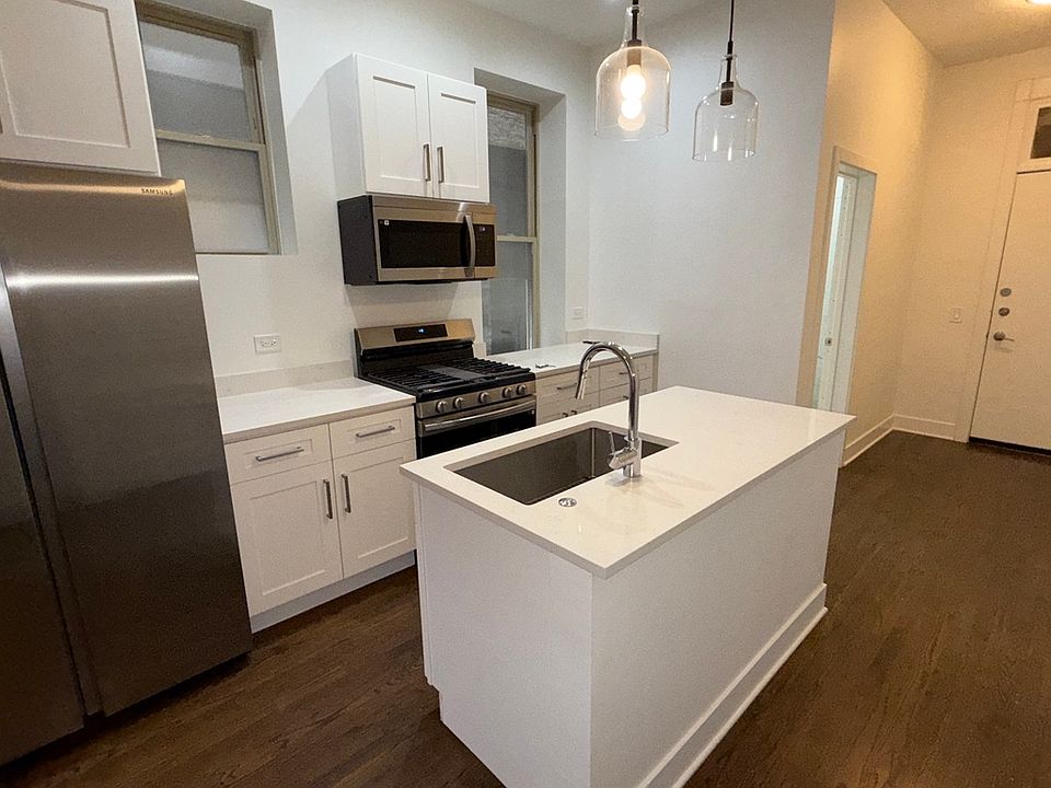 1st image of 1114 N Wolcott Ave APT 1R