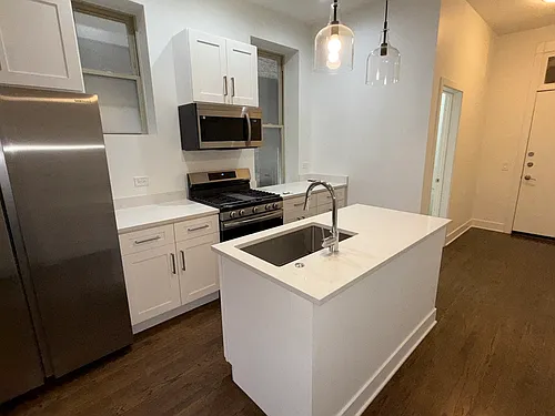 1114 N Wolcott Ave #1R Photo 1