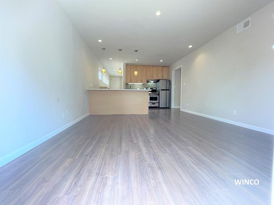 1st image of 61 Lakeview Dr