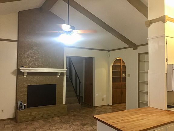 2nd image of 1816 Woodlawn Dr