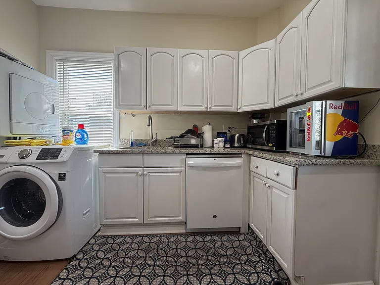 27 Woodward St #3 — Photo 9