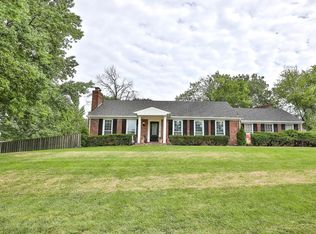 953 Chartrand Dr, Ballwin, MO 63011