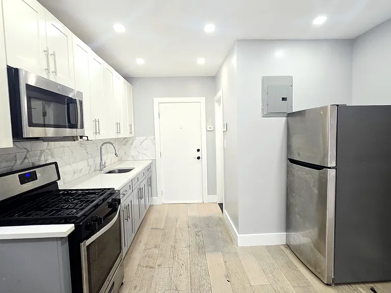 325 Avenue E #1B — Photo 1