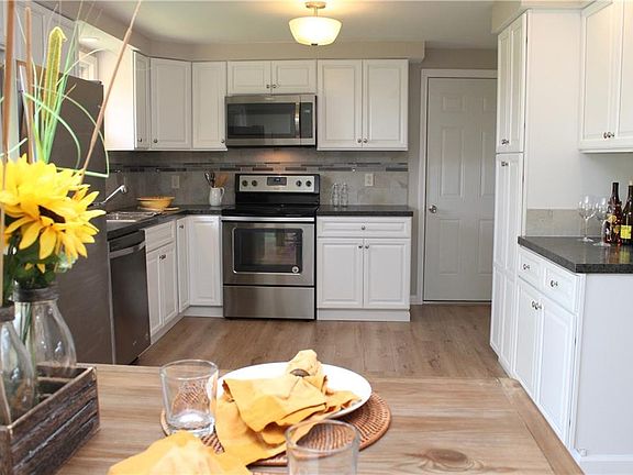 4th image of 5569 Imperia Ln