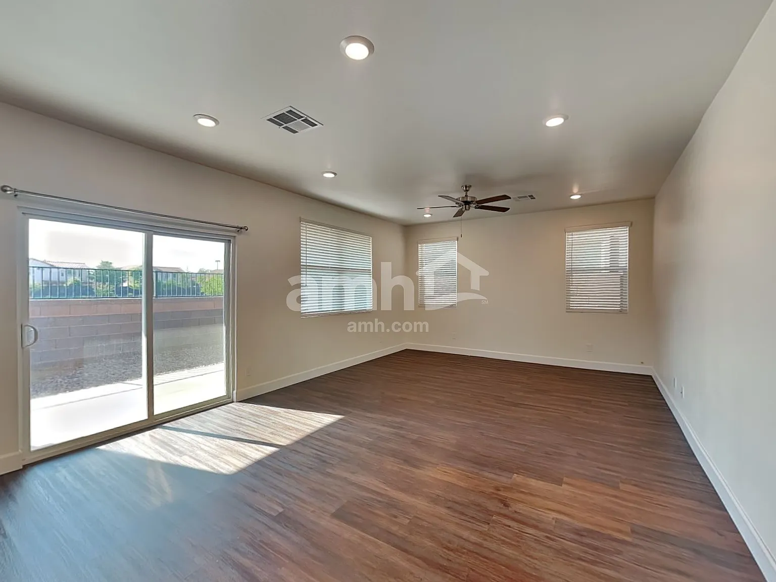 3 bed, 2.5 bath, 1751 sqft, $2,540 — Photo 4