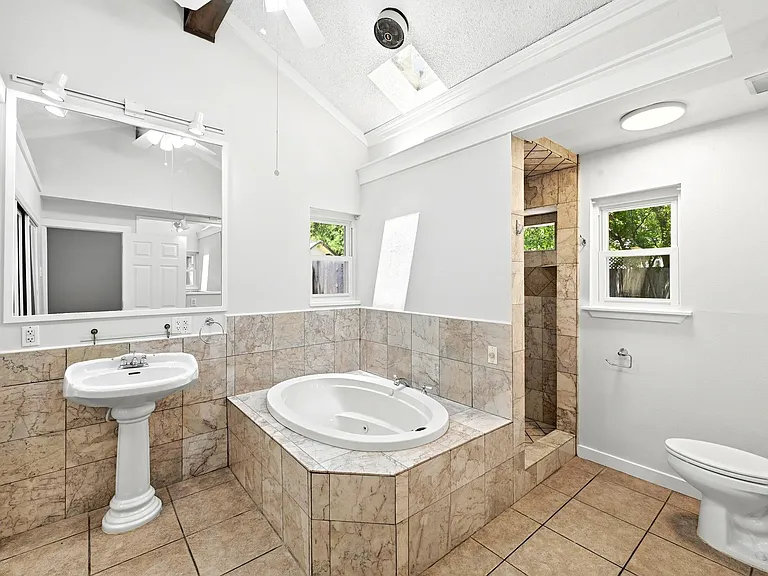 2702 Goldbridge Dr — Photo 18