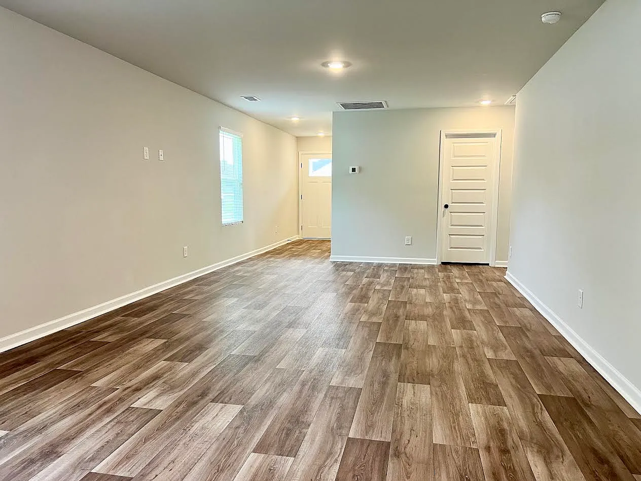 3 bed, 1212 sqft, $1,850 — Photo 3