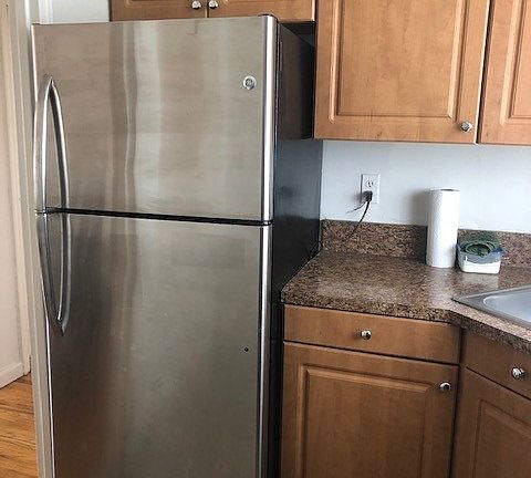 5th image of 984 Fenwood Dr APT 4