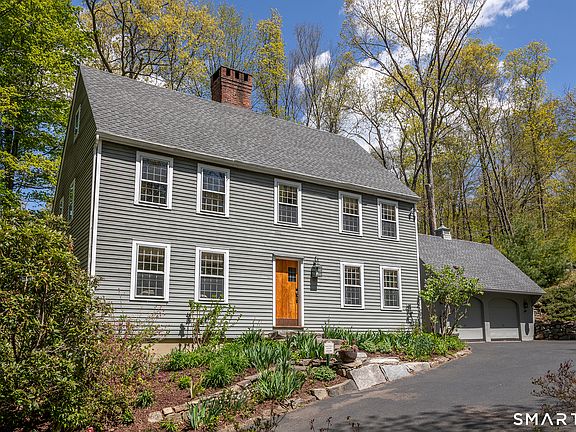 2nd image of 98 Shortwoods Road