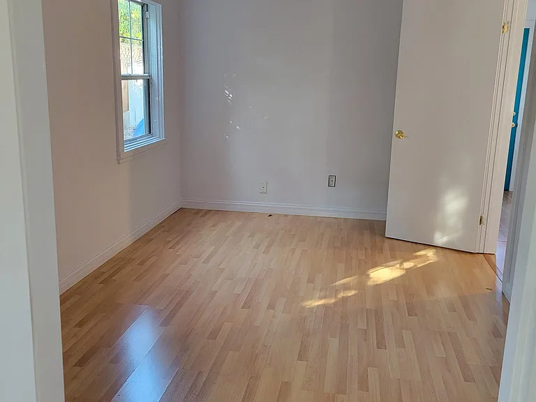 1442 Main St — Photo 7