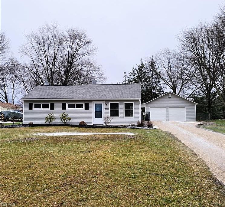 1st image of 2033 Pinewood Dr