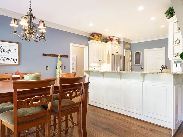 321 Parkside Dr — Photo 7